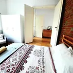Apartman One Bedroom By The Park Old Town Belle Vue