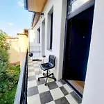 One Bedroom By The Park Old Town Belle Vue