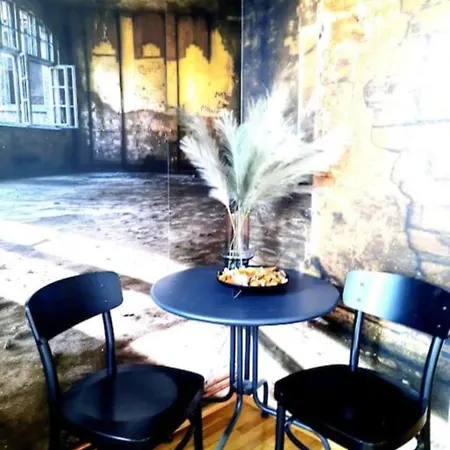 One Bedroom By The Park Old Town Belle Vue *