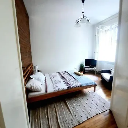 One Bedroom By The Park Old Town Belle Vue Apartament *