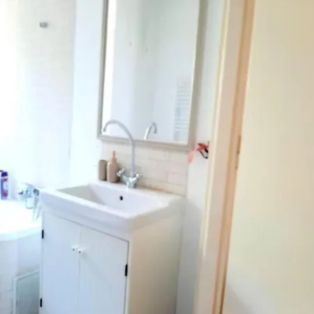 One Bedroom By The Park Old Town Belle Vue
