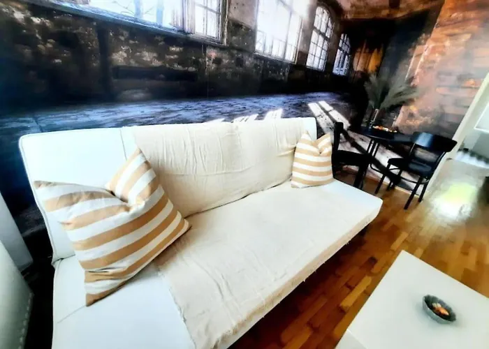 Lägenhet One Bedroom By The Park Old Town Belle Vue *