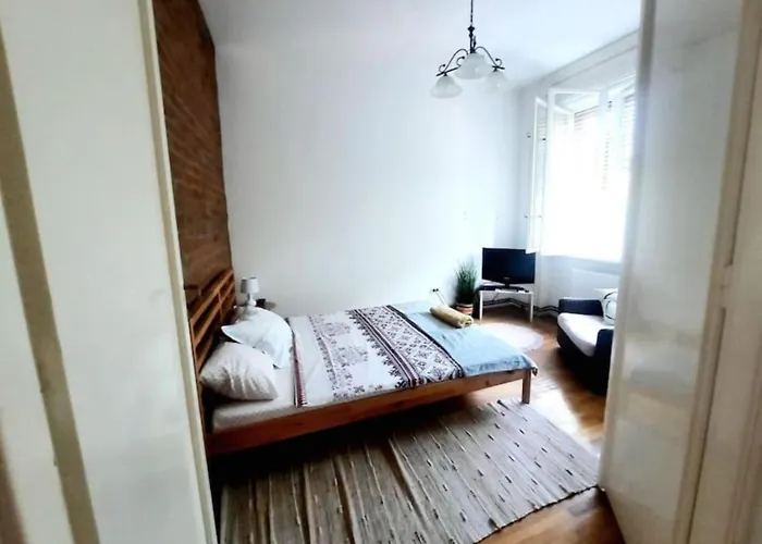 One Bedroom By The Park Old Town Belle Vue Apartment *