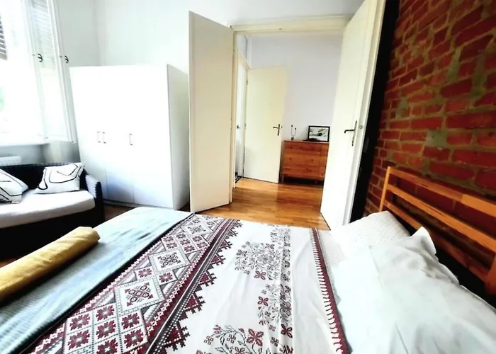 Lägenhet One Bedroom By The Park Old Town Belle Vue