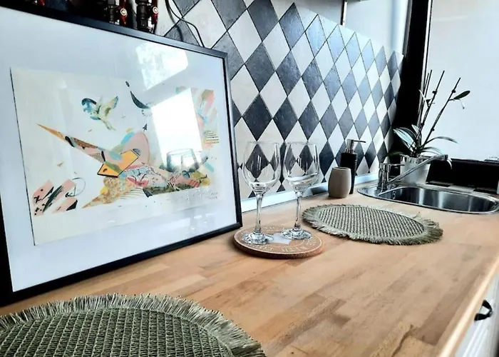 One Bedroom By The Park Old Town Belle Vue