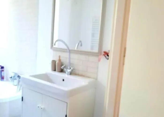 One Bedroom By The Park Old Town Belle Vue